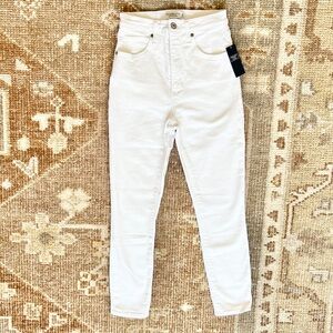 NWT Abercrombie High Rise Skinny Jeans